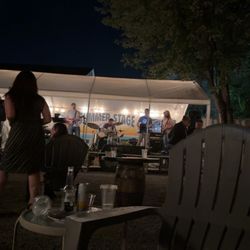 River Of Beer - Outdoor seating with live band
