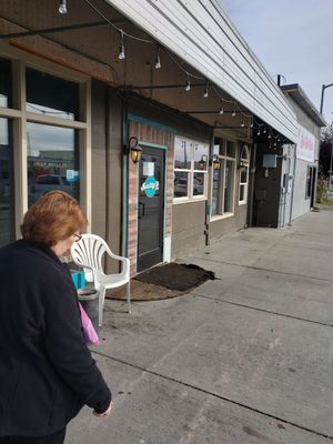 Salty's on 2nd by null