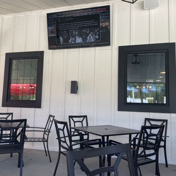 V Pizza + Flask & Cannon - Exterior dining area - Pizza Near Me - St. Augustine, Florida V Pizza + Flask & Cannon - Exterior dining area - Pizza Near Me - St. Augustine, Florida
