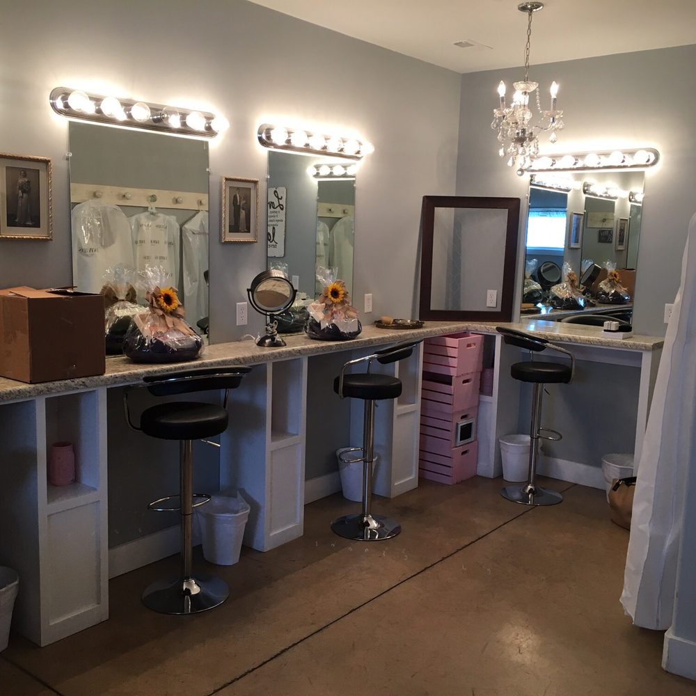Meadow Creek Farm - Absolutely perfect area for brides and bridesmaids to get ready! - Venues & Event Spaces Near Me - Toney, Alabama