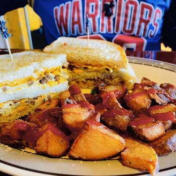 Squeeze In - Garth Breakfast Sandwich with Chorizo $11.49 - Breakfast & Brunch Near Me - Reno, Nevada Squeeze In - Garth Breakfast Sandwich with Chorizo $11.49 - Breakfast & Brunch Near Me - Reno, Nevada