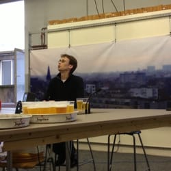 IHECS - Possibilité de boire des bières avec Bruno Clément en fin de cours...