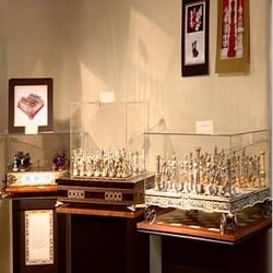 J Display Case - Acrylic chess set display covers