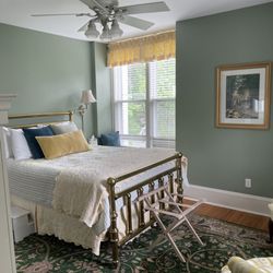 1840 Inn On the Main Bed and Breakfast - Hubbell Room