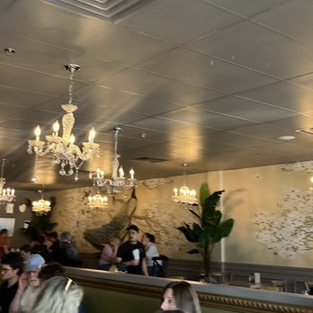 Le Cafe Du Val - Inside view of large dining room. Self seating - Cafes Near Me - Henderson, Nevada Le Cafe Du Val - Inside view of large dining room. Self seating - Cafes Near Me - Henderson, Nevada