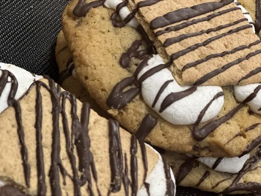 Mary's Mountain Cookies by null