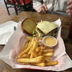 Mediterranean Breeze Bar & Grill - Lamb burger