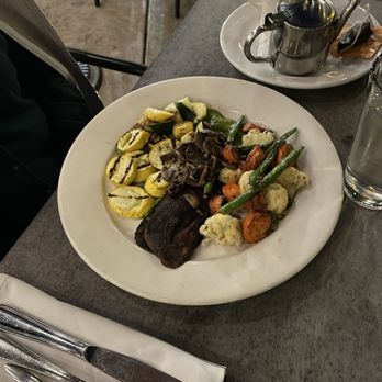 Pub Republic - Veggie Plate - Gastropubs Near Me - Petaluma, California Pub Republic - Veggie Plate - Gastropubs Near Me - Petaluma, California