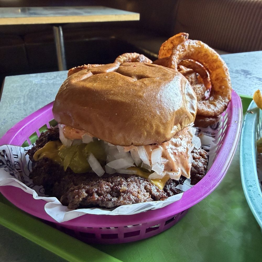 Fox Den - Burgers Near Me - Milwaukee, Wisconsin Fox Den - Burgers Near Me - Milwaukee, Wisconsin