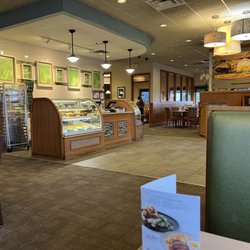Perkins American Food - Clean and well-staffed. They have a meeting room for business and family.