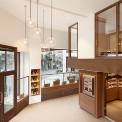 Davidoff  Cigars - View in store 2