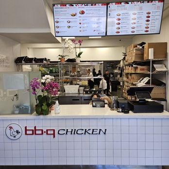 bb.q Chicken Tarzana - Inside - Korean Near Me - Tarzana, California