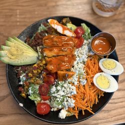 Crispy Buff. Chicken Cobb