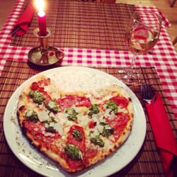 Pizza Fresca - Had a wonderful and romantic Valentines Day dinner at Pizza Fresca! Pizzas are fine and delicious!!!
