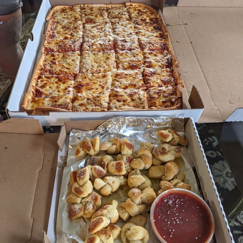 Selenti's Pizza - Pizza Near Me - Lorain, Ohio Selenti's Pizza - Pizza Near Me - Lorain, Ohio