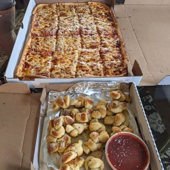 Selenti's Pizza - Pizza Near Me - Lorain, Ohio