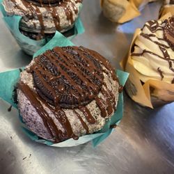 Dk’s Bakery And Foodtruck - Oreo cookie and Peanut Butter cup cupcakes