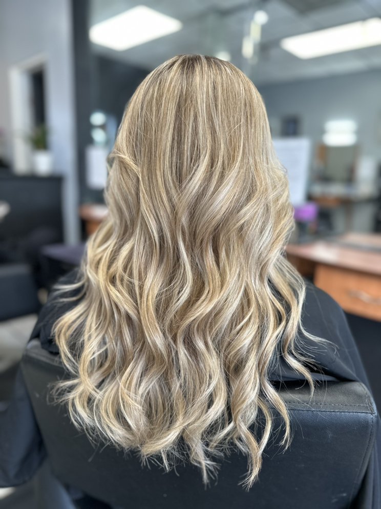 Cali Hair Studio Logo