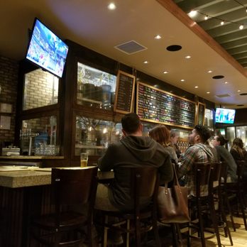 Simmzy's Restaurant Long Beach - Gastropubs Near Me - Long Beach, California