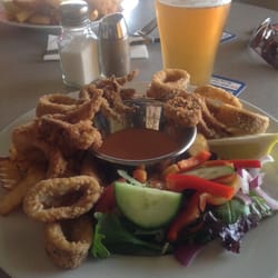 Wellington Hotel - Yum calamari and chips.
