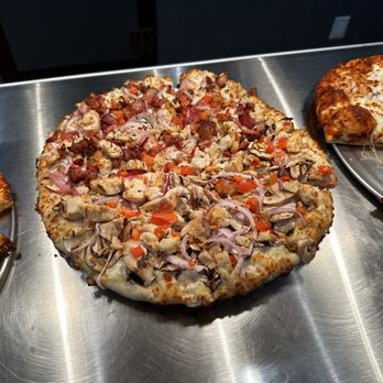 Straw Hat Pizza - Bacon ranch chicken pizza - Pizza Near Me - Salinas, California
