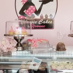 Classie Cakes by Yvonne