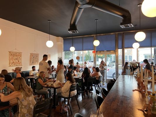 MOTO Delicatessen & Bodega by null
