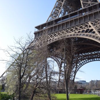 La Tour Eiffel - To the side - Landmarks & Historical Buildings Near Me - Paris, 75