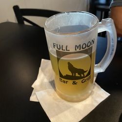 Full Moon - Ice cold IPA beer on tap