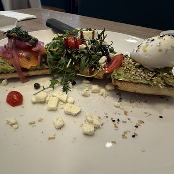 Broken Yolk Cafe - American Near Me - Las Vegas, Nevada