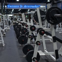 Genesis Health Clubs - Ward Parkway - Equipment at Ward Parkway Genesis