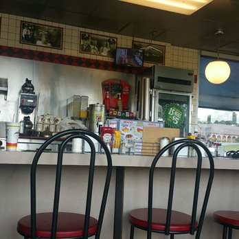 Waffle House - the interior of a waffle house - American Near Me - Conyers, Georgia Waffle House - the interior of a waffle house - American Near Me - Conyers, Georgia