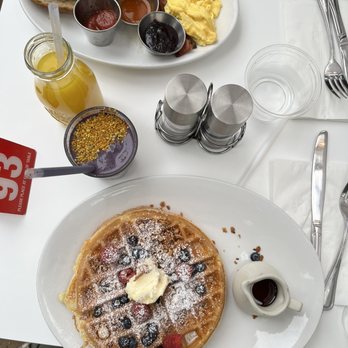 Sunflower Caffe - Blueberry Smoothie, Granola Waffle, American Breakfast - Coffee & Tea Near Me - Sonoma, California Sunflower Caffe - Blueberry Smoothie, Granola Waffle, American Breakfast - Coffee & Tea Near Me - Sonoma, California