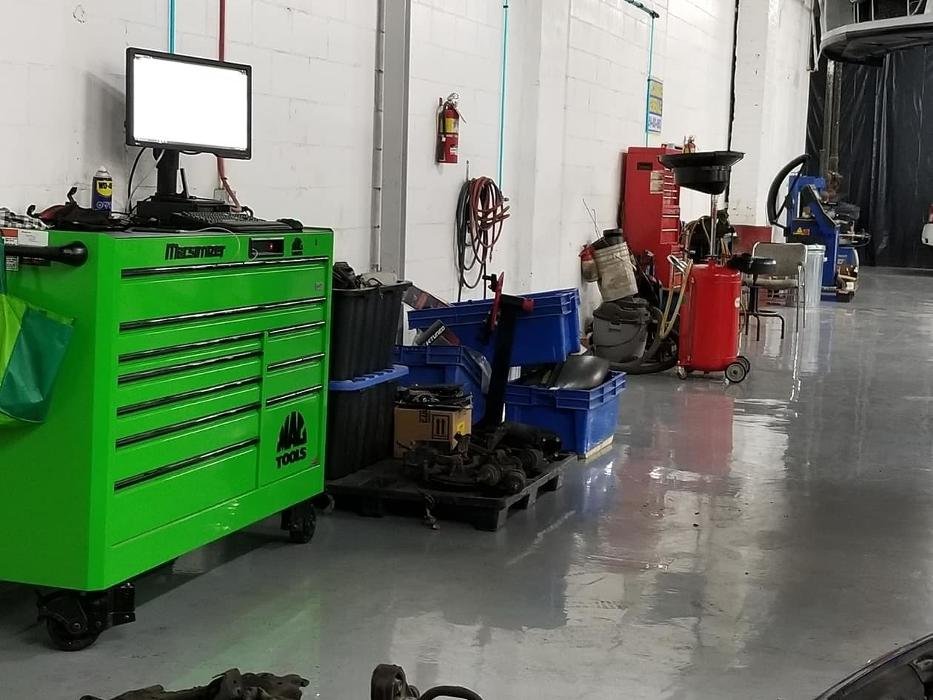 MON GARAGE Updated September 2024 8024 Avenue LéonardDe Vinci