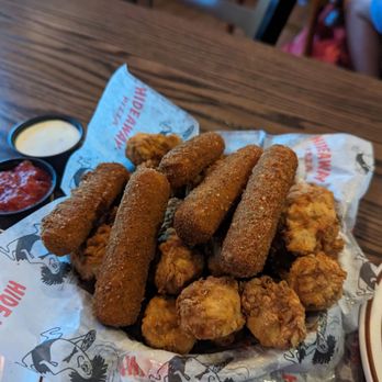 Hideaway Pizza - Fried mushroom and cheese stick - Pizza Near Me - Plano, Texas