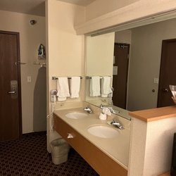 Crystal Inn Hotel & Suites Great Falls