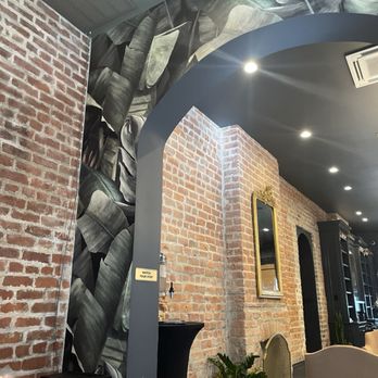 The Garden District Hotel - Walkway that connects lobby to bar area. - Hotels Near Me - New Orleans, Louisiana The Garden District Hotel - Walkway that connects lobby to bar area. - Hotels Near Me - New Orleans, Louisiana