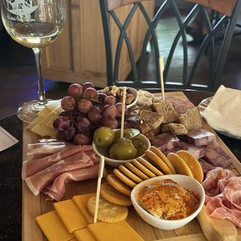 Busted Oak Cellars - Charcuterie appitizer - Wineries Near Me - Carmine, Texas
