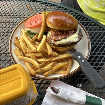 Palmer Place - Pubs Near Me - La Grange, Illinois