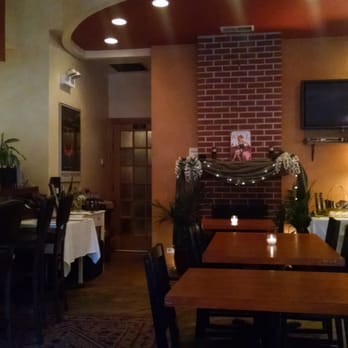 Ciao! Cafe & Wine Lounge - middle of the seating area - Italian Near Me - Chicago, Illinois