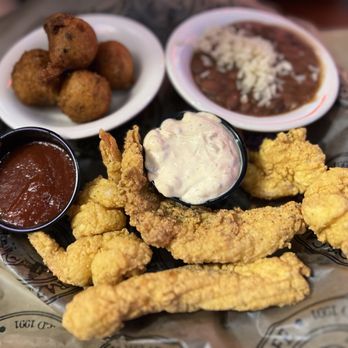 Razzoo's Cajun Cafe - Fish plattet - Cajun/Creole Near Me - Fort Worth, Texas Razzoo's Cajun Cafe - Fish plattet - Cajun/Creole Near Me - Fort Worth, Texas