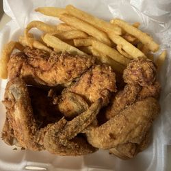 JJ Fish & Chicken - Chicken Combo #8: Wings & Tenders
