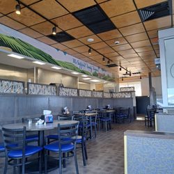 Eddie's Rise N' Dine - Dining area