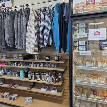 Sinclair Service Station - Souveniers, grab'n go cold food - Gas Stations Near Me - Pine Bluffs, Wyoming