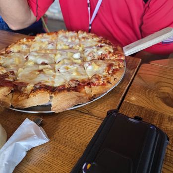 Giordano's - Sausage, pepperoni, and pineapple pizza - Pizza Near Me - Fort Wayne, Indiana Giordano's - Sausage, pepperoni, and pineapple pizza - Pizza Near Me - Fort Wayne, Indiana