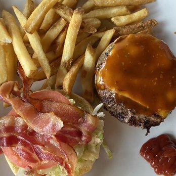Gordon Biersch - Bbq bacon burger - Breweries Near Me - Atlanta, Georgia Gordon Biersch - Bbq bacon burger - Breweries Near Me - Atlanta, Georgia