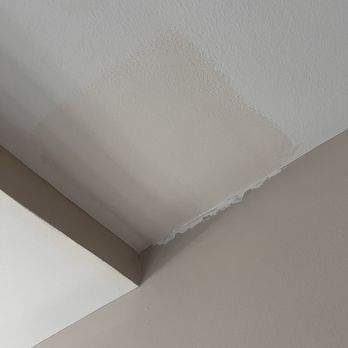 Randolph Tower City Apartments - They painted over the mold on 07/16/25 instead of doing remediation. - Apartments Near Me - Chicago, Illinois