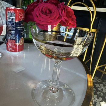 Healdsburg Bubble Bar - Antique coupe glasses - Champagne Bars Near Me - Healdsburg, California Healdsburg Bubble Bar - Antique coupe glasses - Champagne Bars Near Me - Healdsburg, California