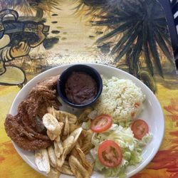 Juanita Comida Hondureña - Fried Chicken & Plantains with beans & Rice and salad