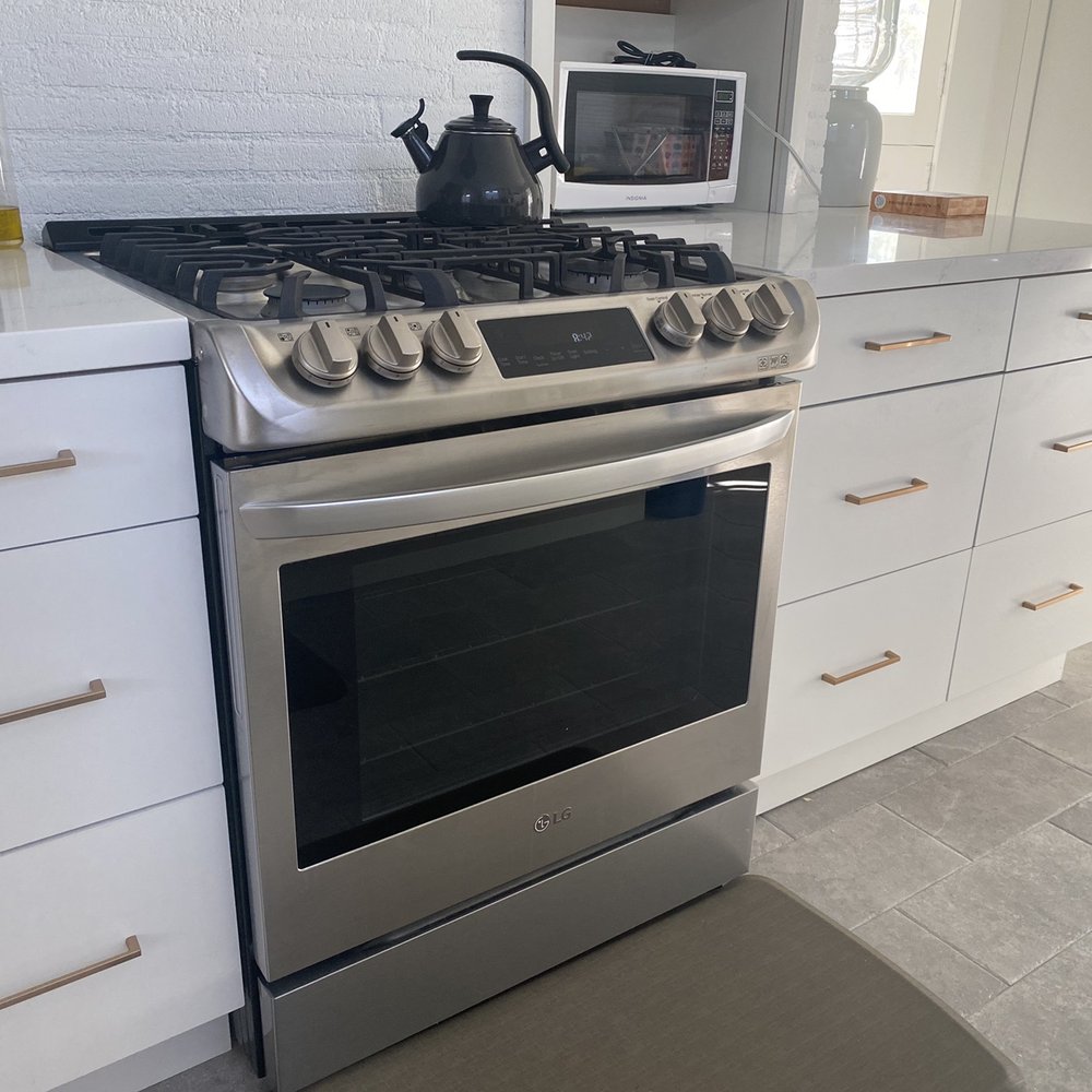 Bob The Handyman - Lower cabinet door replacement and new brass hardware - Handyman Near Me - Los Angeles, California Bob The Handyman - Lower cabinet door replacement and new brass hardware - Handyman Near Me - Los Angeles, California